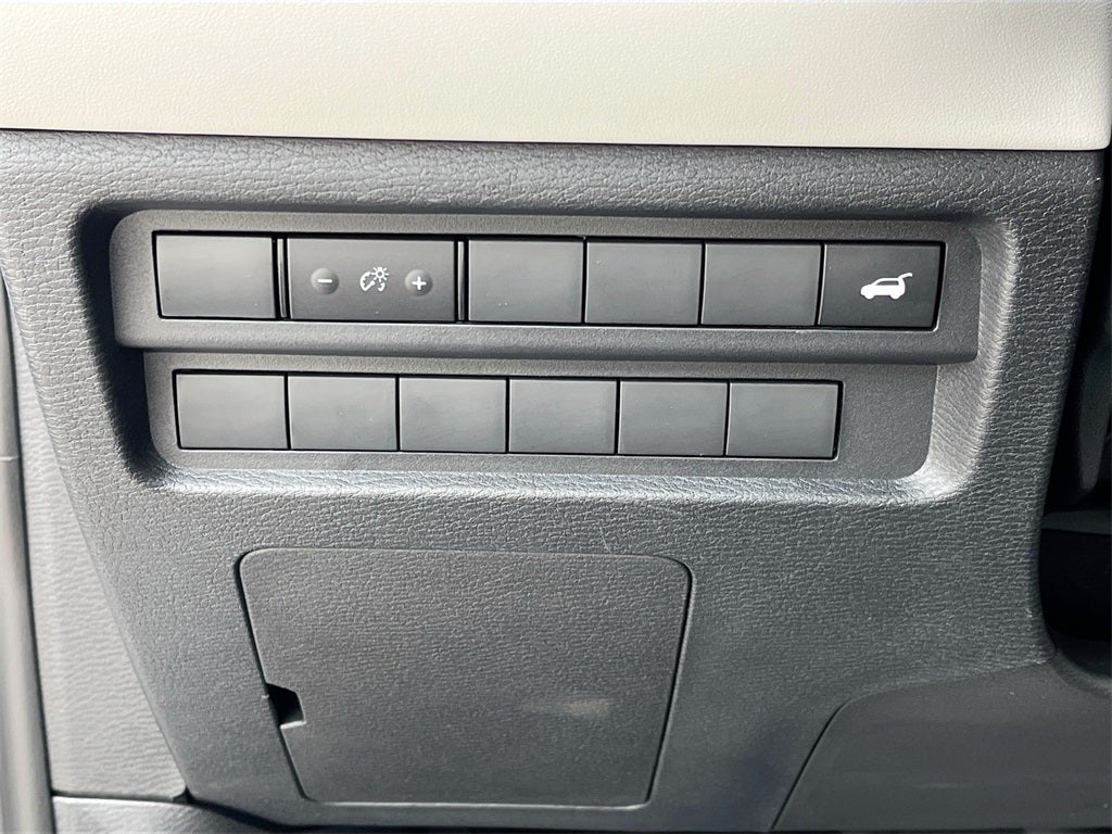 2025 Mitsubishi Outlander SE Tech Package