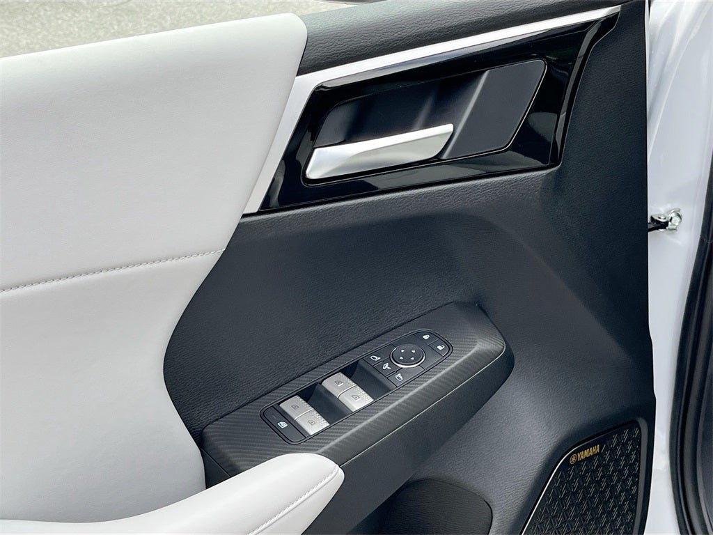 2025 Mitsubishi Outlander SE Tech Package