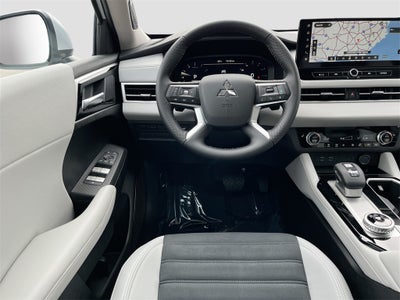 2025 Mitsubishi Outlander SE Tech Package