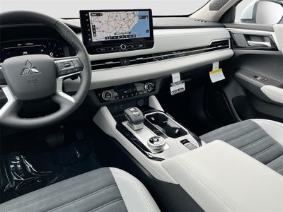 2025 Mitsubishi Outlander SE Tech Package