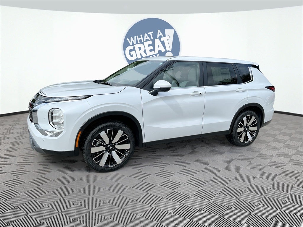 2025 Mitsubishi Outlander SE Tech Package