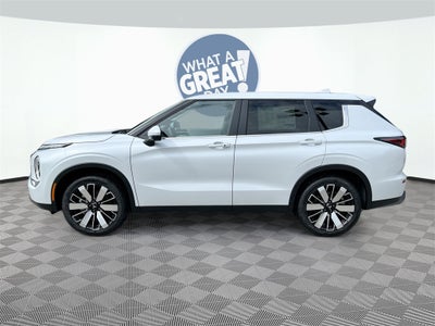 2025 Mitsubishi Outlander SE Tech Package