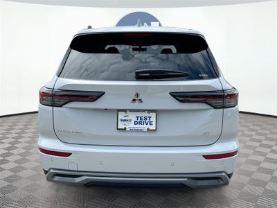 2025 Mitsubishi Outlander SE Tech Package