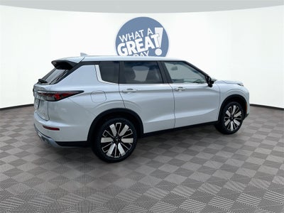 2025 Mitsubishi Outlander SE Tech Package