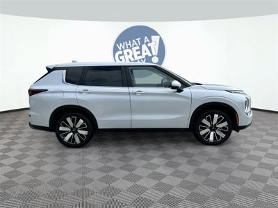 2025 Mitsubishi Outlander SE Tech Package
