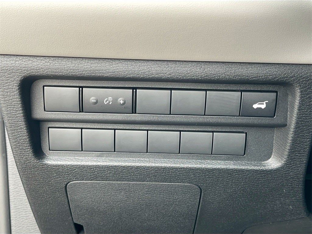 2025 Mitsubishi Outlander SE Tech Package