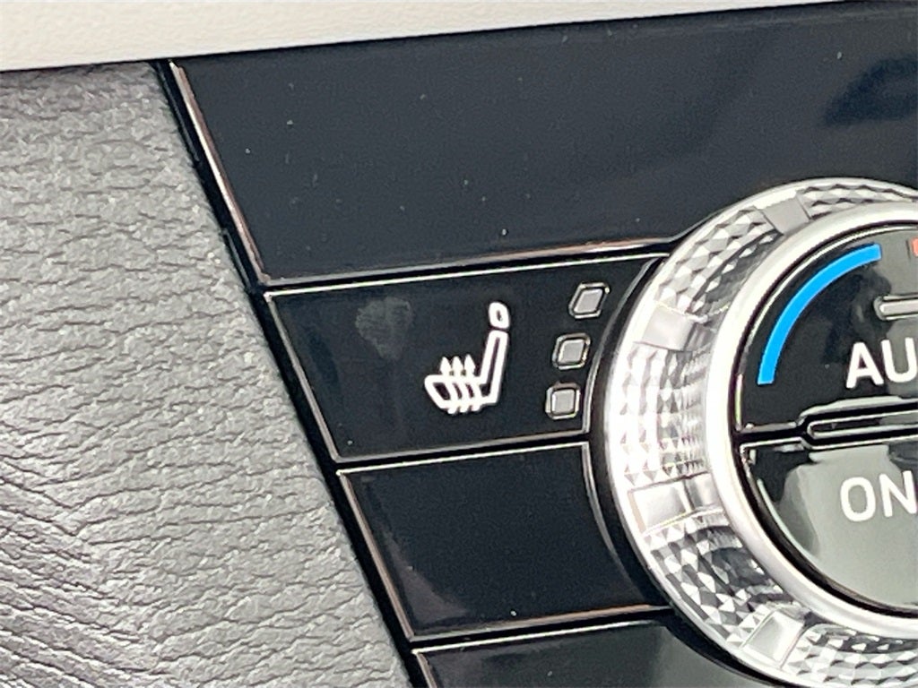 2025 Mitsubishi Outlander SE Tech Package