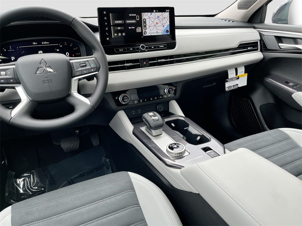 2025 Mitsubishi Outlander SE Tech Package