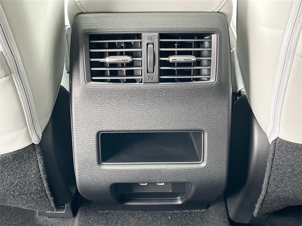 2025 Mitsubishi Outlander SE Tech Package