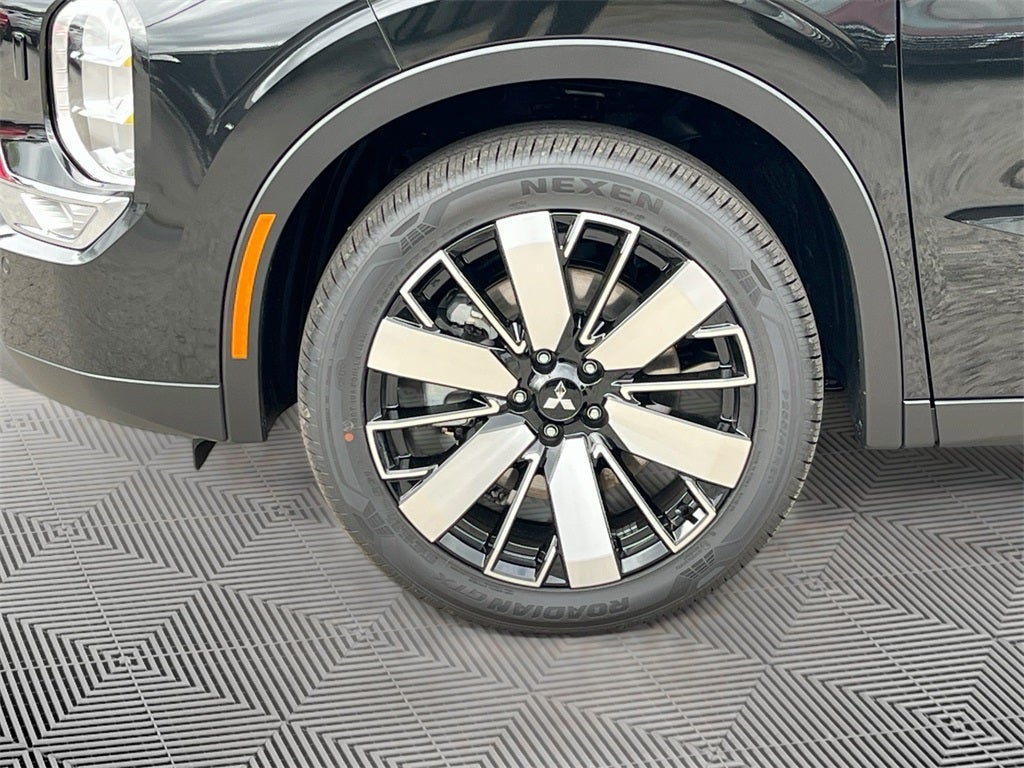 2025 Mitsubishi Outlander SE Tech Package