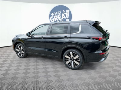 2025 Mitsubishi Outlander SE Tech Package