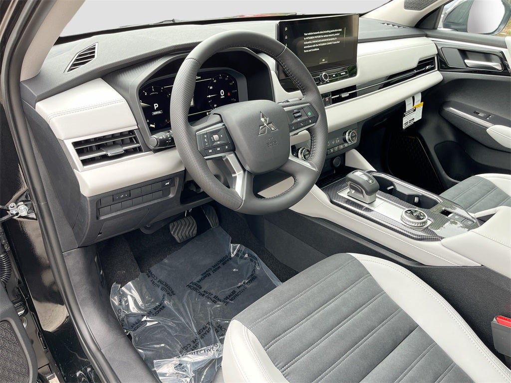 2025 Mitsubishi Outlander SE Tech Package