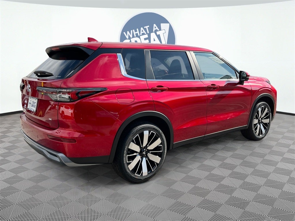 2025 Mitsubishi Outlander SE