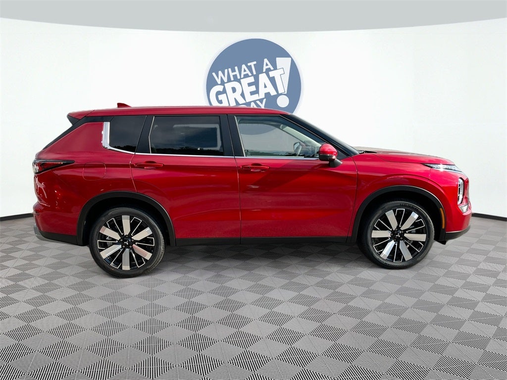 2025 Mitsubishi Outlander SE