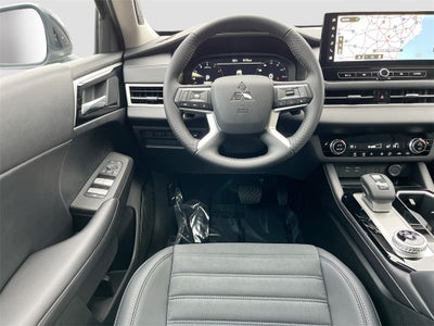 2025 Mitsubishi Outlander SE Tech Package