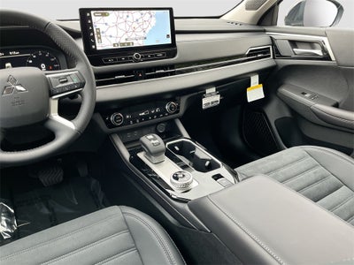 2025 Mitsubishi Outlander SE Tech Package