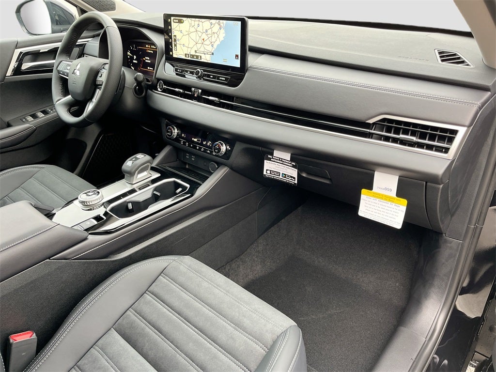2025 Mitsubishi Outlander SE Tech Package