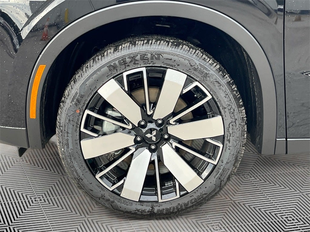 2025 Mitsubishi Outlander SE Tech Package