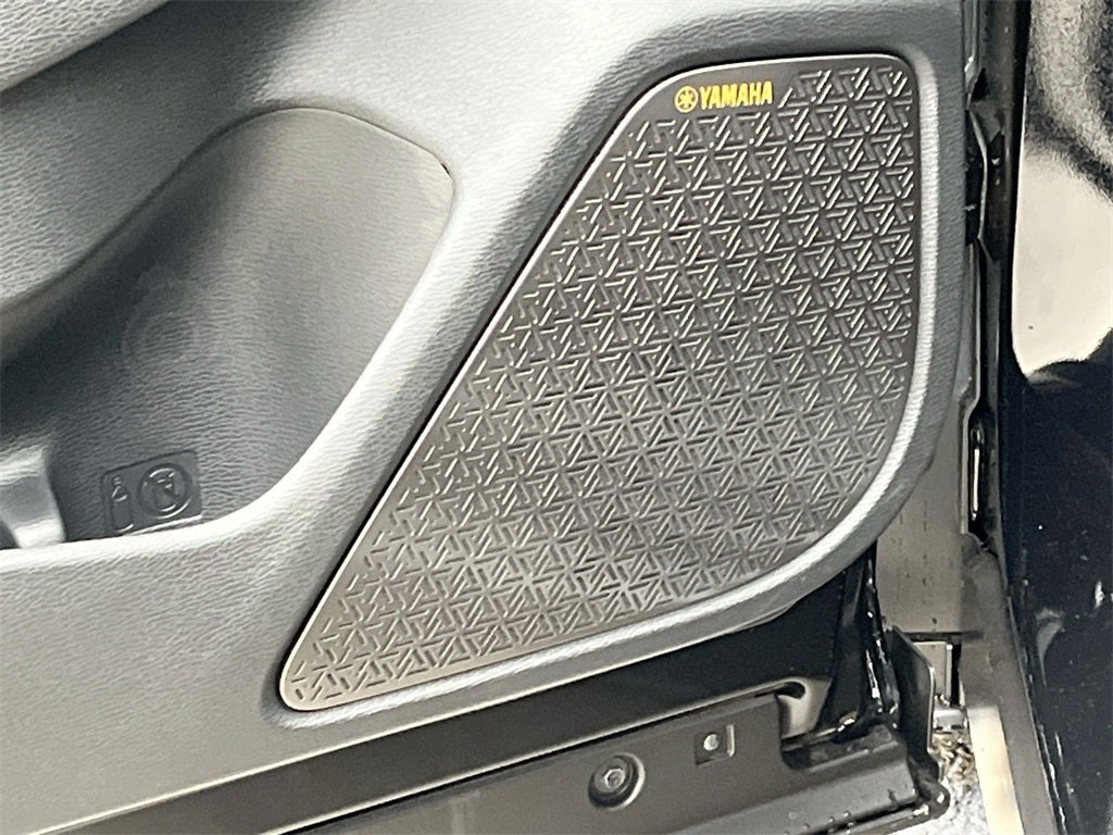 2025 Mitsubishi Outlander SE Tech Package