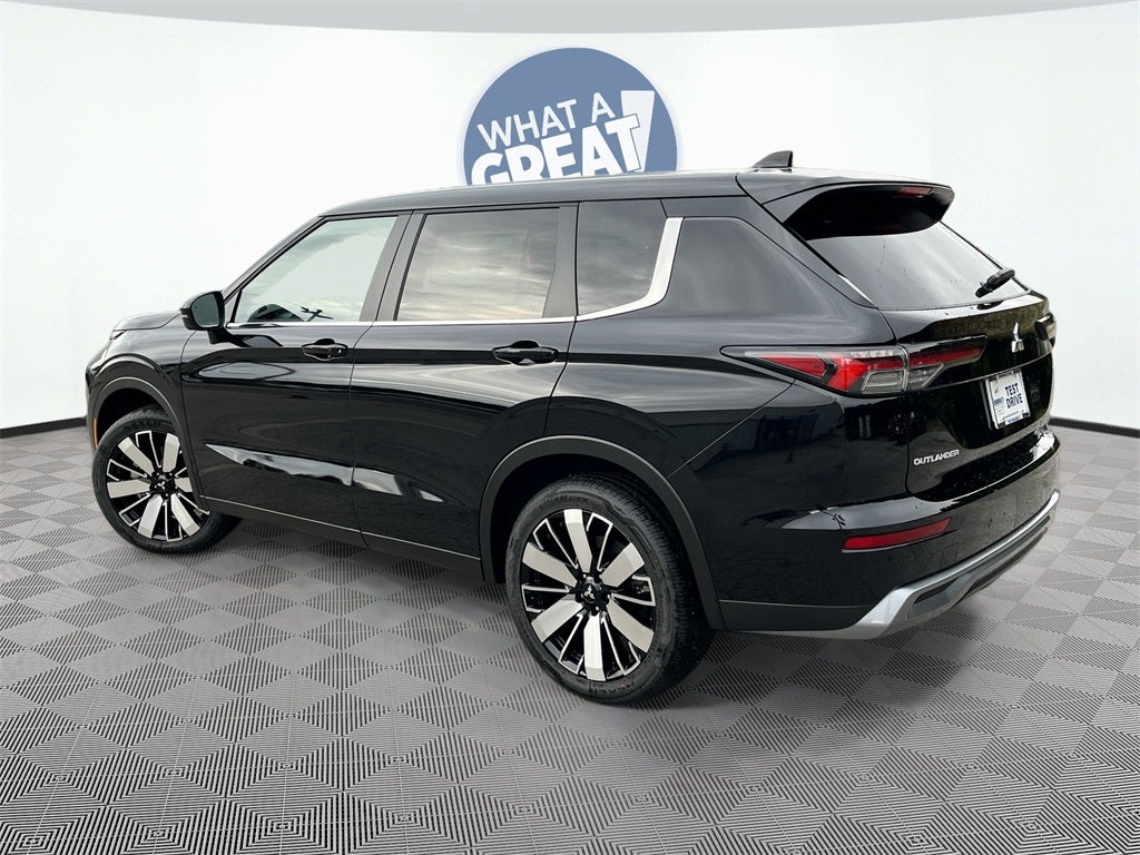 2025 Mitsubishi Outlander SE Tech Package