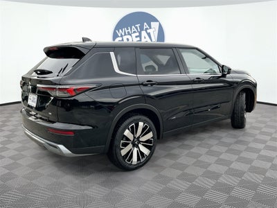 2025 Mitsubishi Outlander SE Tech Package