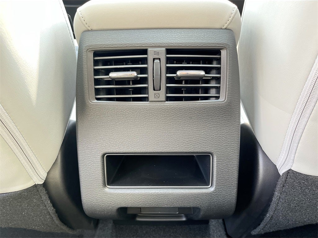 2025 Mitsubishi Outlander SE Tech Package