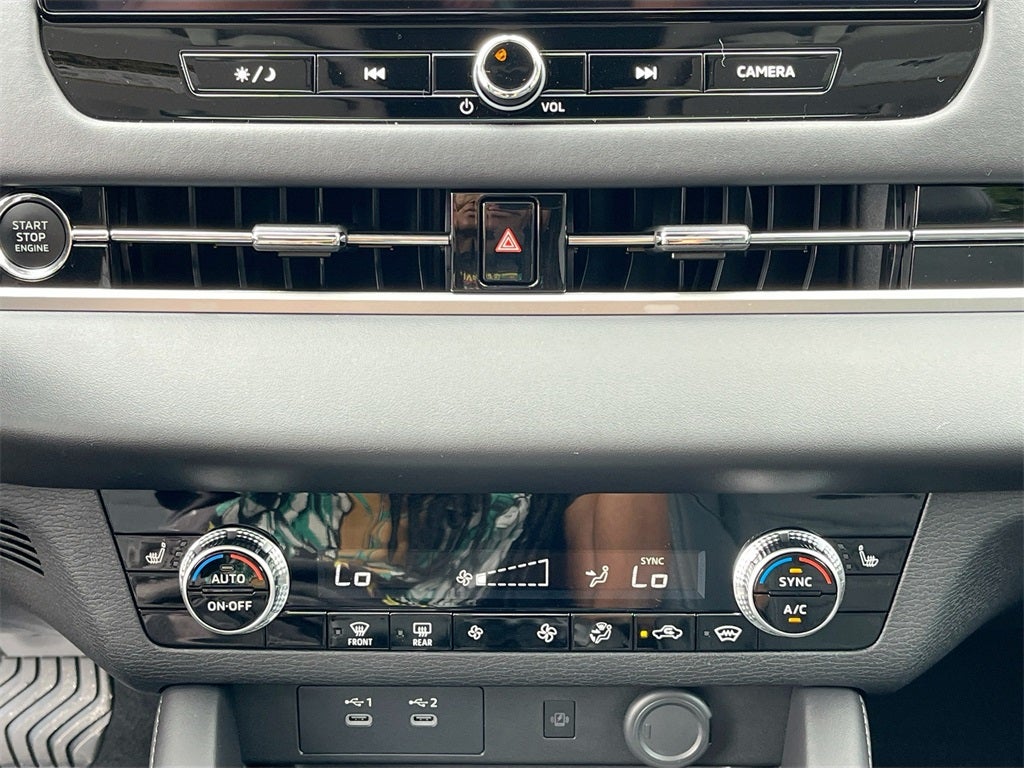 2025 Mitsubishi Outlander Trail Edition Launch Package