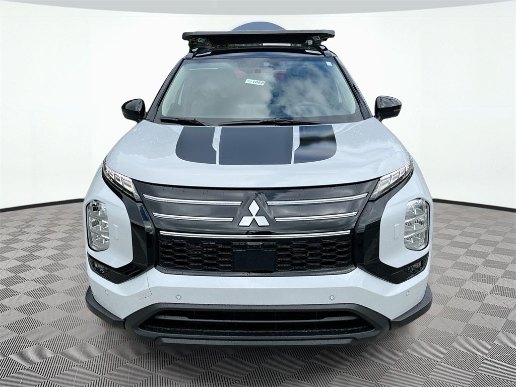 2025 Mitsubishi Outlander Trail Edition Launch Package