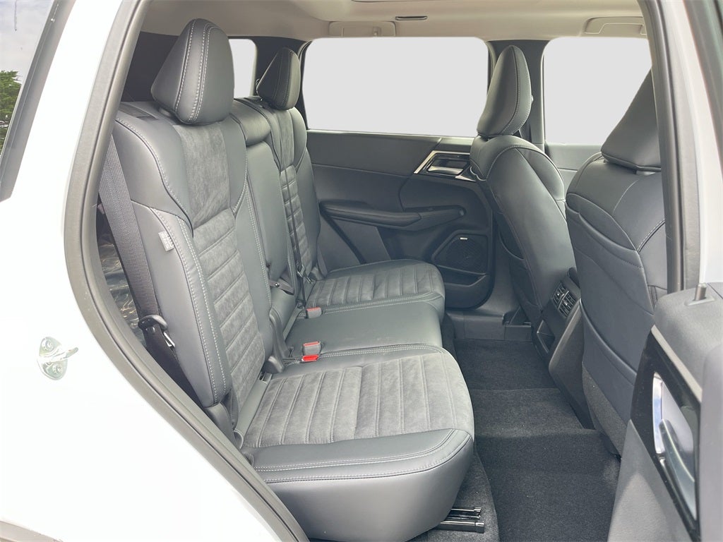 2025 Mitsubishi Outlander Trail Edition Launch Package