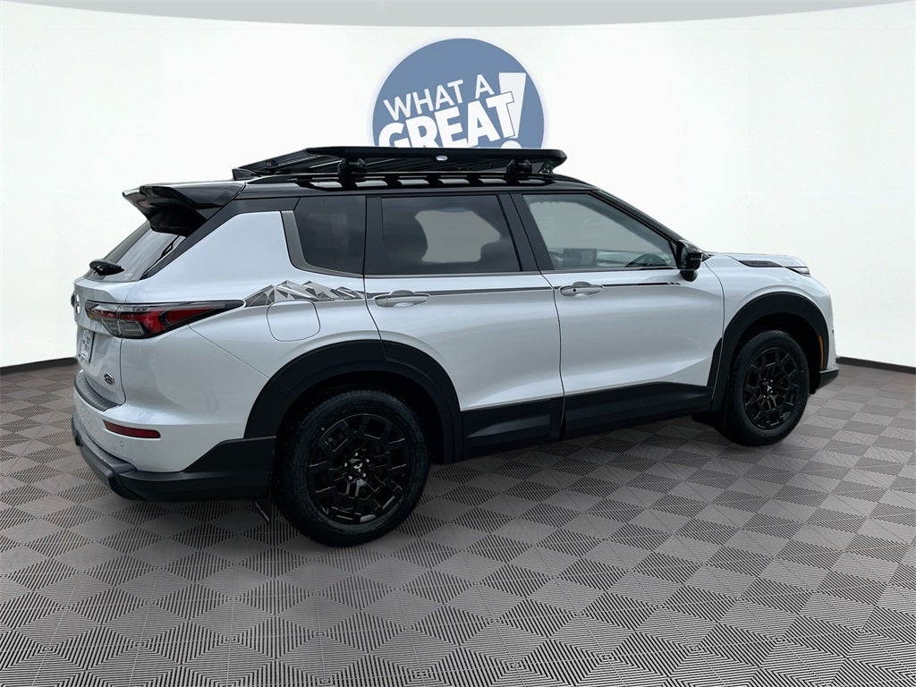 2025 Mitsubishi Outlander Trail Edition Launch Package