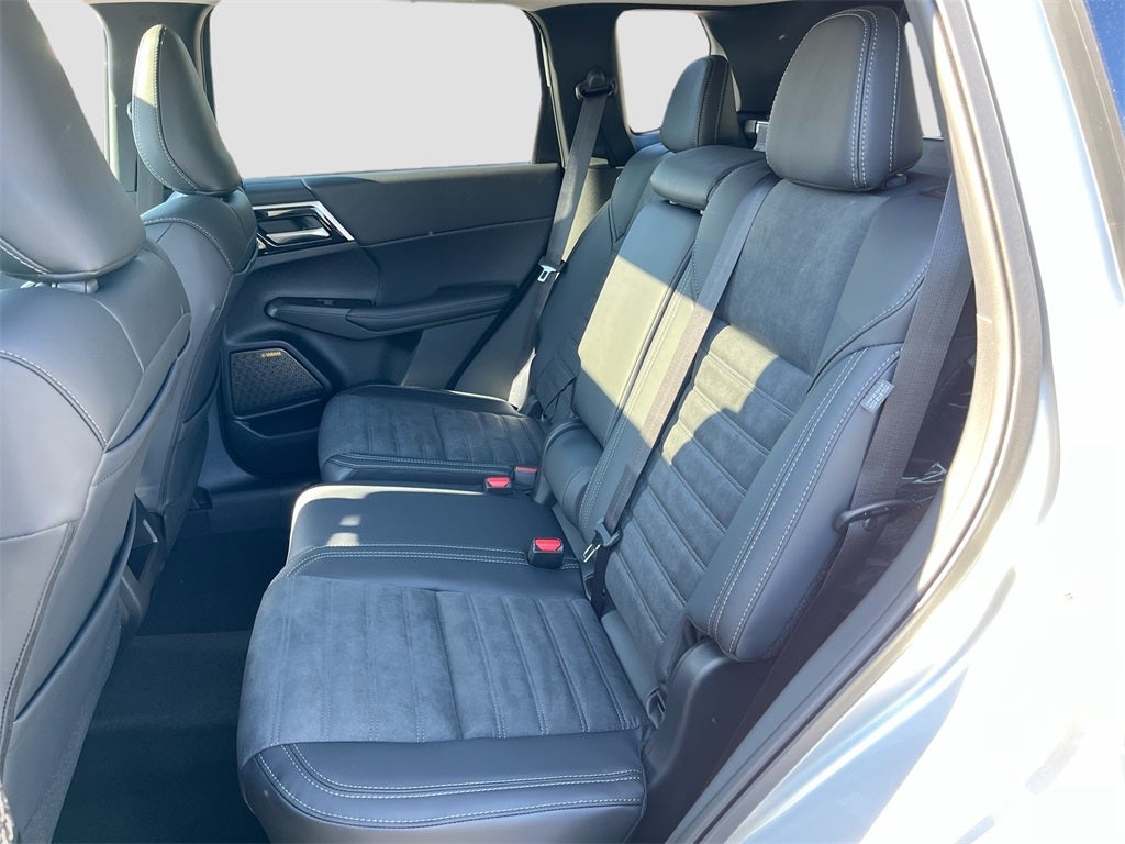 2026 Mitsubishi Outlander SE Tech Package