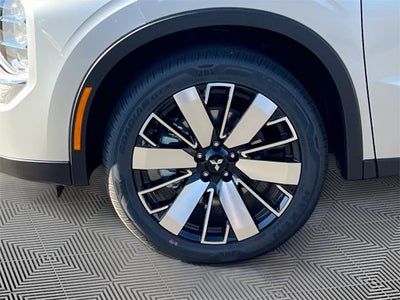 2026 Mitsubishi Outlander SE Tech Package