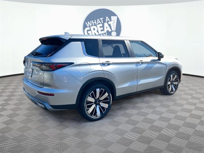 2026 Mitsubishi Outlander SE Tech Package