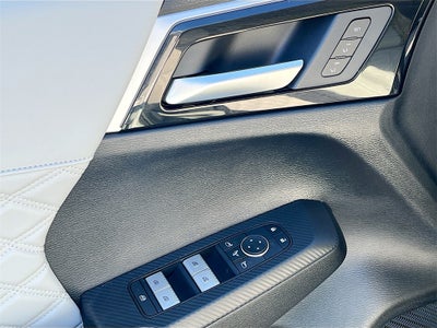 2025 Mitsubishi Outlander Plug-In Hybrid SEL