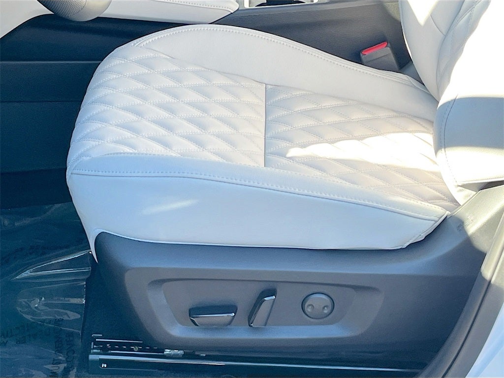 2025 Mitsubishi Outlander Plug-In Hybrid SEL