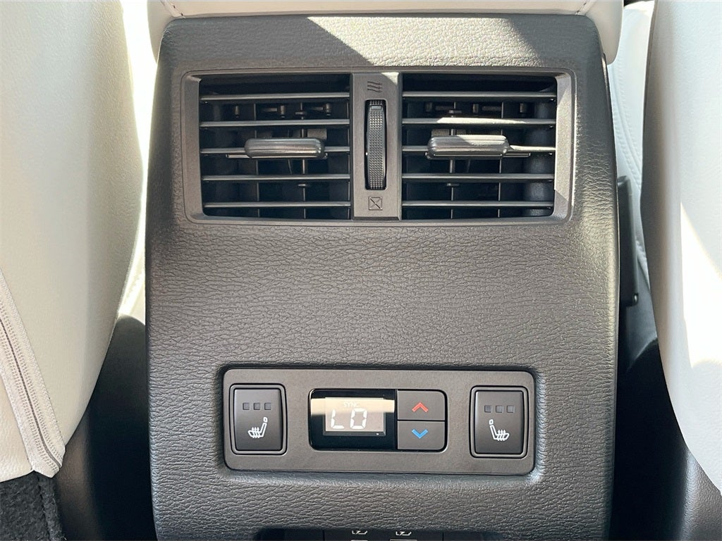 2025 Mitsubishi Outlander Plug-In Hybrid SEL Platinum Edition