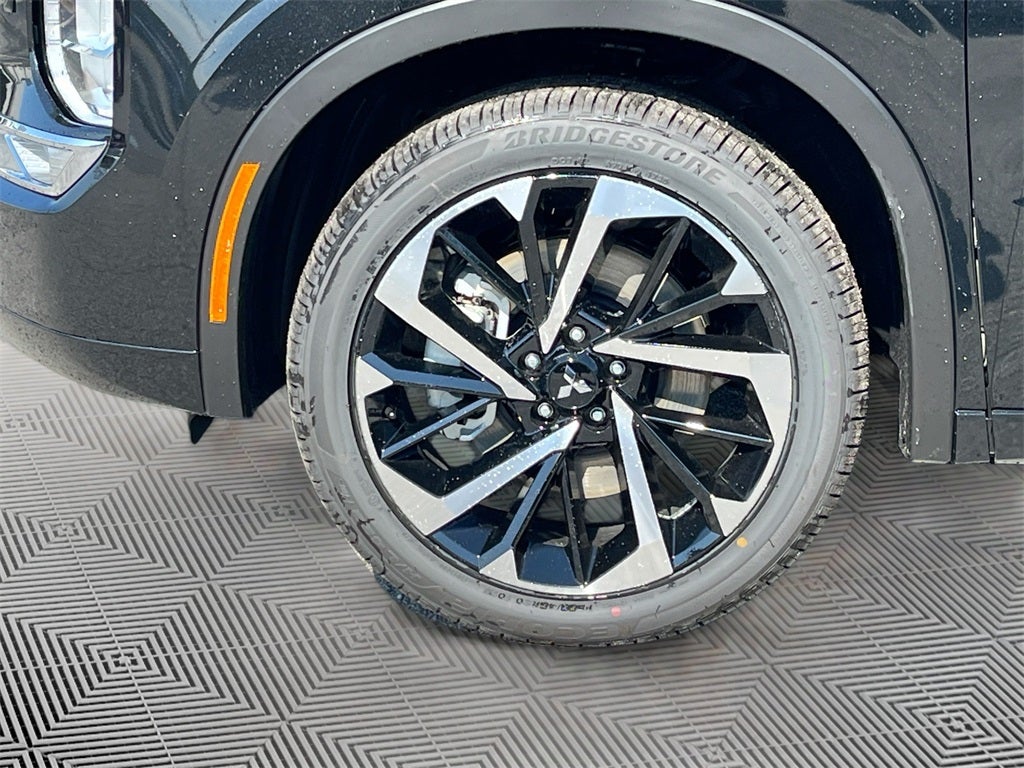 2025 Mitsubishi Outlander Plug-In Hybrid SEL Platinum Edition