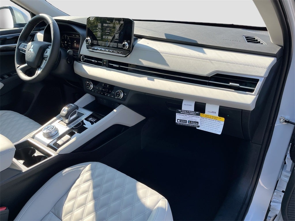 2025 Mitsubishi Outlander Plug-In Hybrid SEL