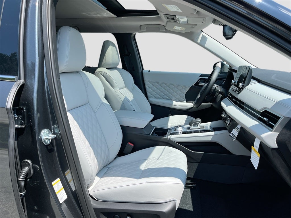 2025 Mitsubishi Outlander Plug-In Hybrid SEL