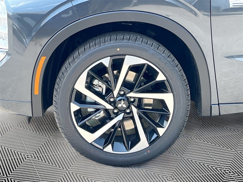 2025 Mitsubishi Outlander Plug-In Hybrid SEL