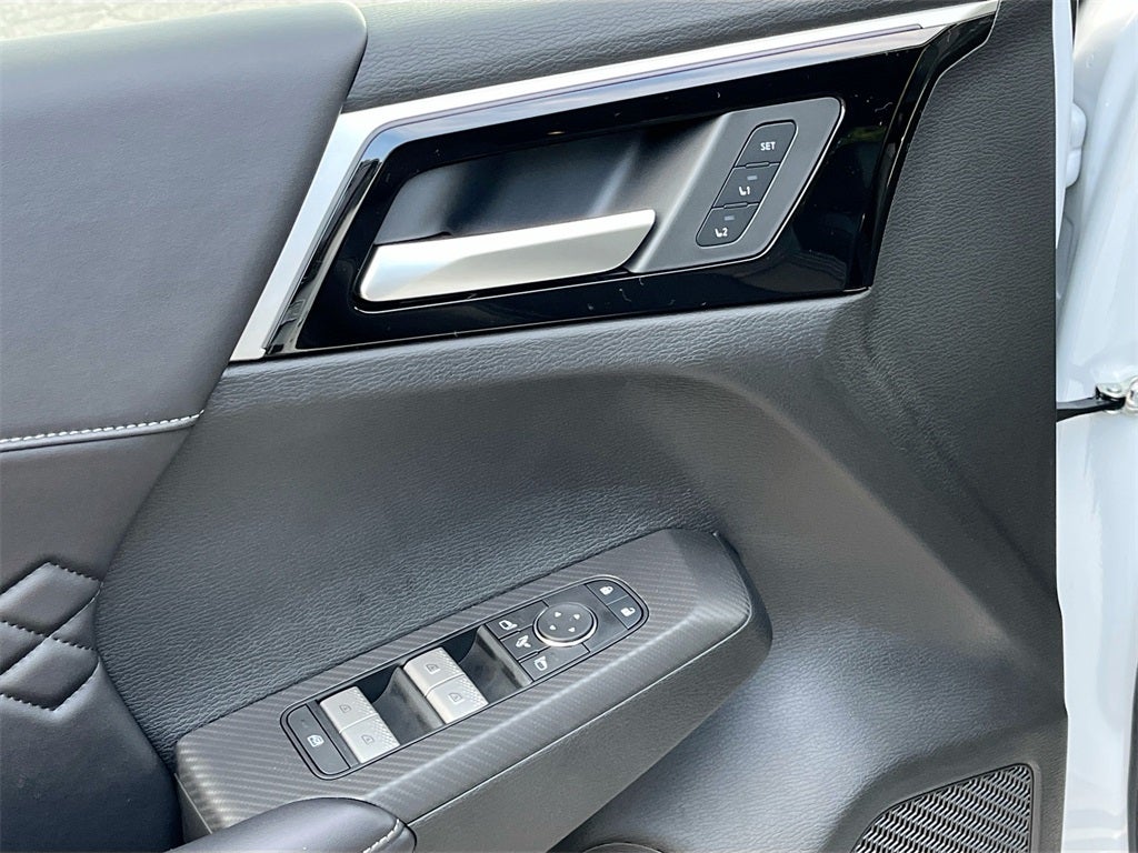 2025 Mitsubishi Outlander Plug-In Hybrid SEL Black Edition