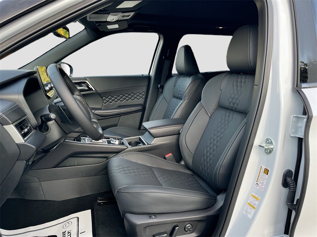 2025 Mitsubishi Outlander Plug-In Hybrid SEL Black Edition