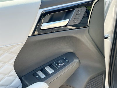 2025 Mitsubishi Outlander Plug-In Hybrid SEL