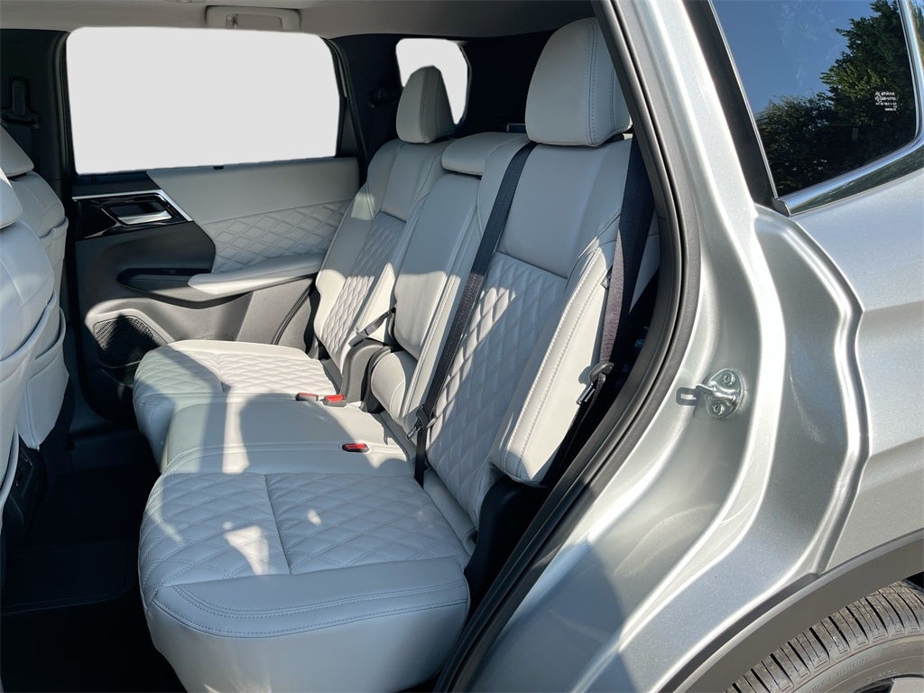 2025 Mitsubishi Outlander Plug-In Hybrid SEL