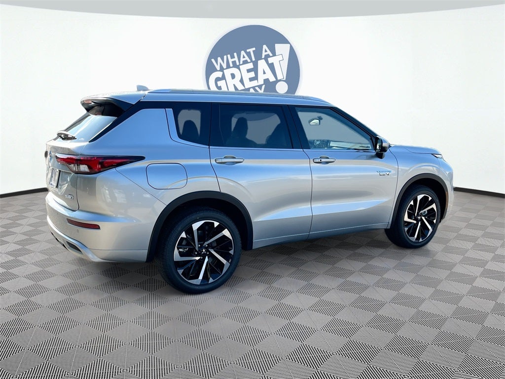 2025 Mitsubishi Outlander Plug-In Hybrid SEL
