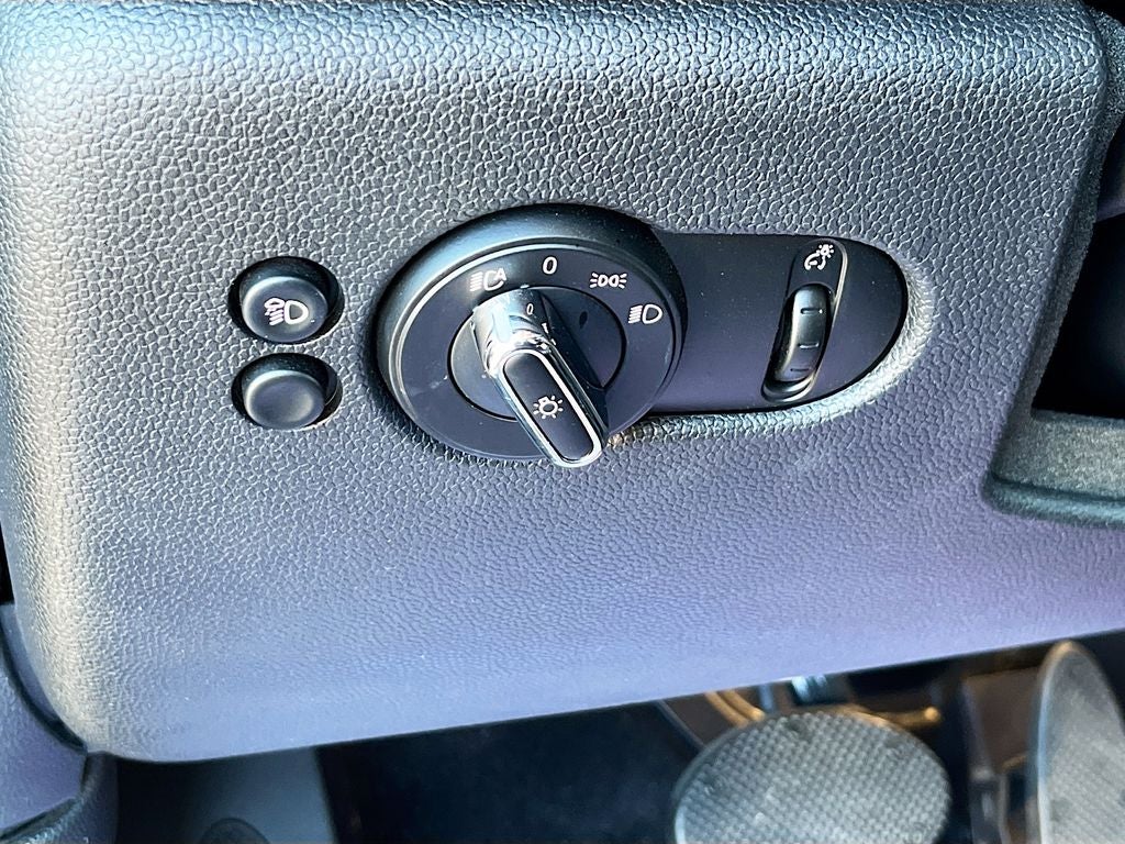 2023 MINI Cooper Base